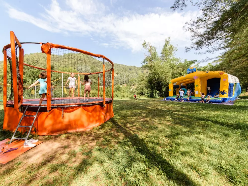 Kwiat Camping Mas de Champel 4 Gwiazdy★★★★ 4 Gwiazdy★★★★ 4 Gwiazdy★★★★ 4 Gwiazdy★★★★