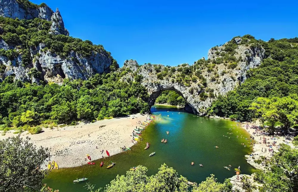 Kwiat Camping Mas de Champel 4 Gwiazdy★★★★ 4 Gwiazdy★★★★ 4 Gwiazdy★★★★ 4 Gwiazdy★★★★