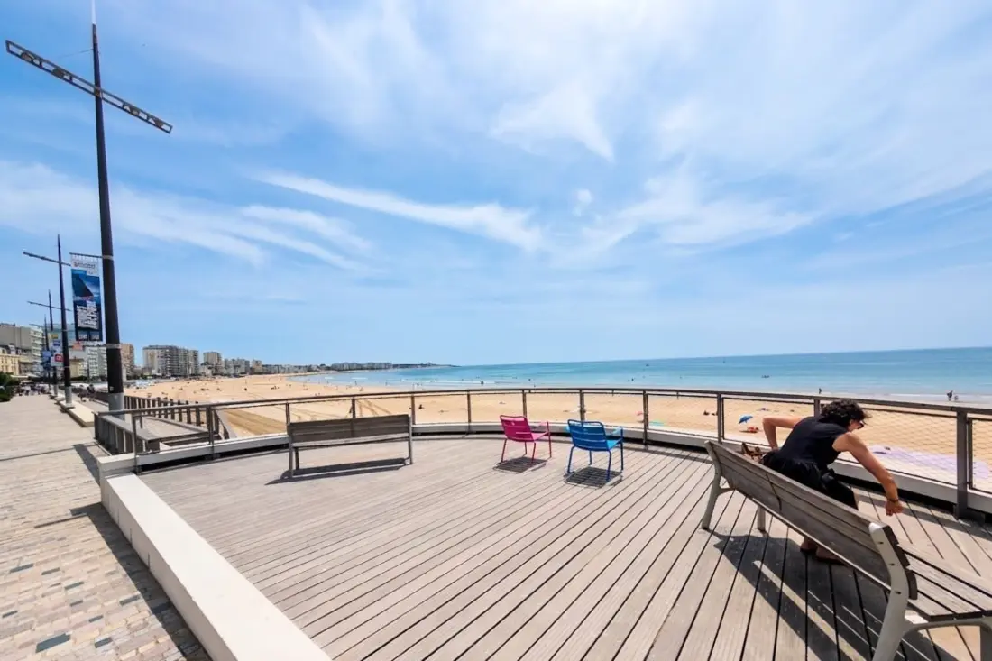 50 M De La Grande Plage Des Sables D'olonne