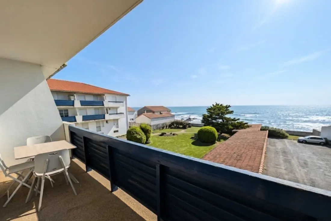 Luminous apartman Balcony Filant Sea View