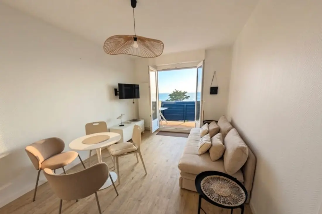 Luminous apartman Balcony Filant Sea View