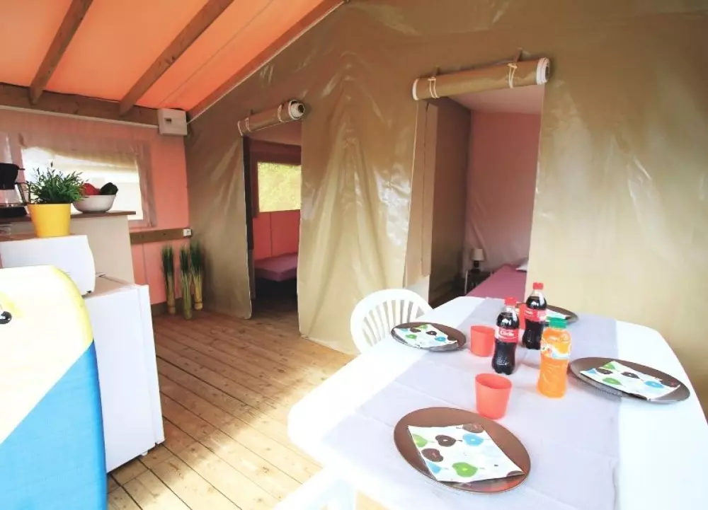 Camping Les Pirons 5 Sterren★★★★★