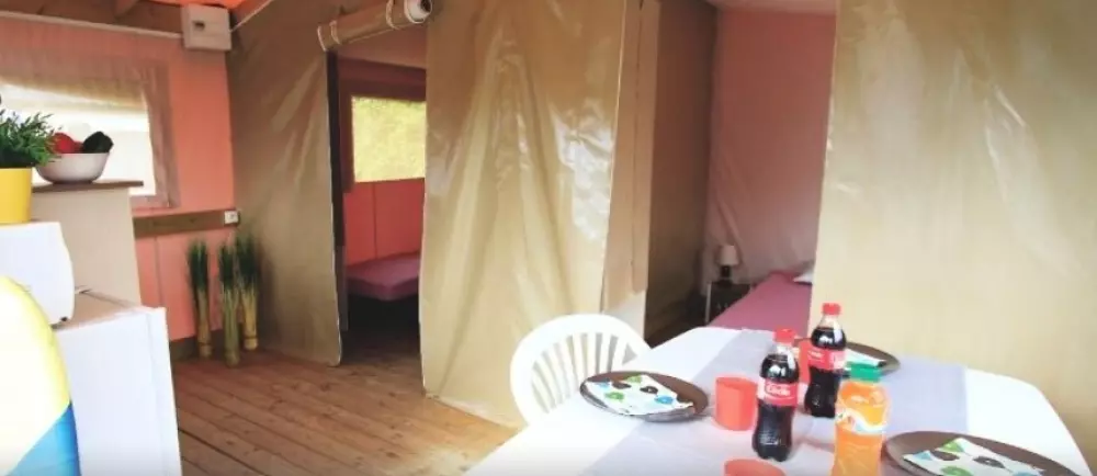 Camping Les Pirons 5 Sterren★★★★★