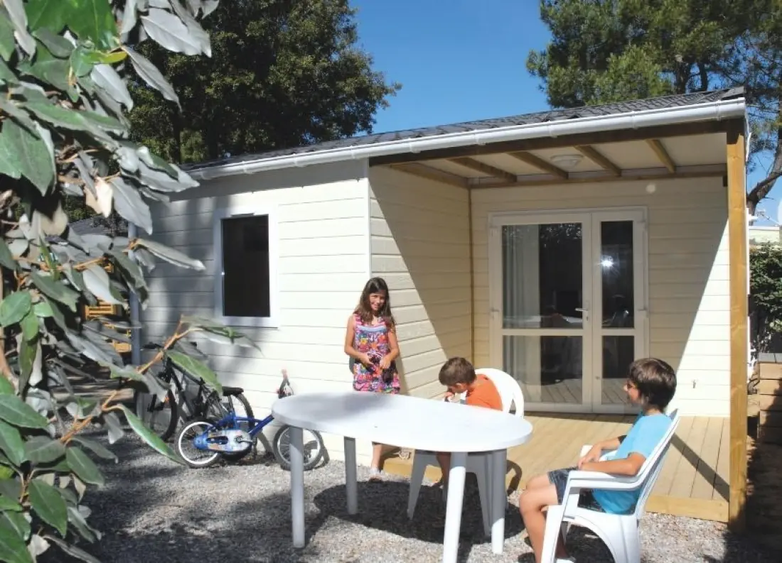 Camping Les Pirons 5 Sterren★★★★★