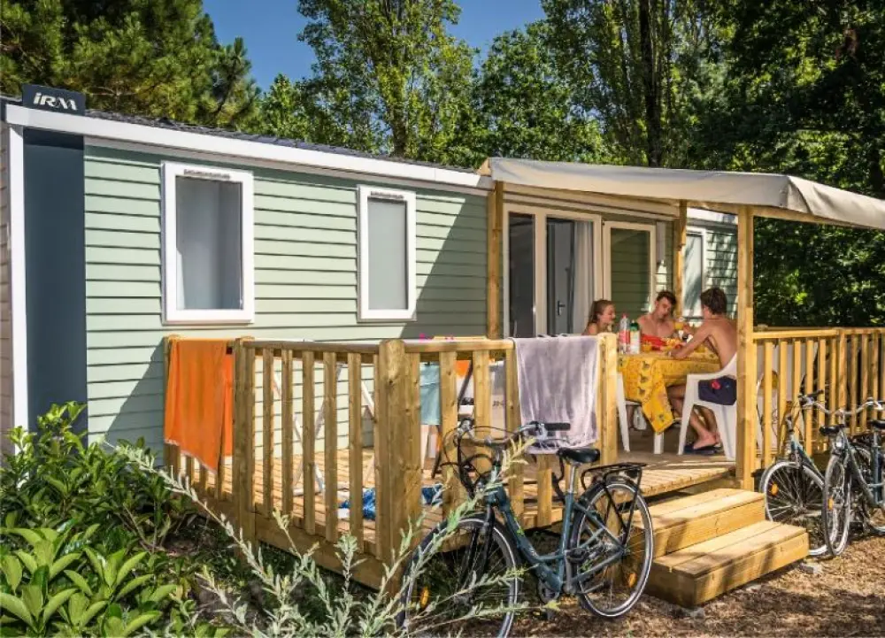 Camping Les Pirons 5 Sterren★★★★★