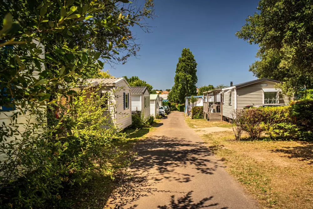 Camping Les Pirons 5 Sterren★★★★★