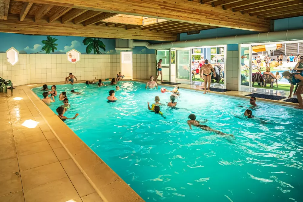 Camping Les Pirons 5 Sterren★★★★★