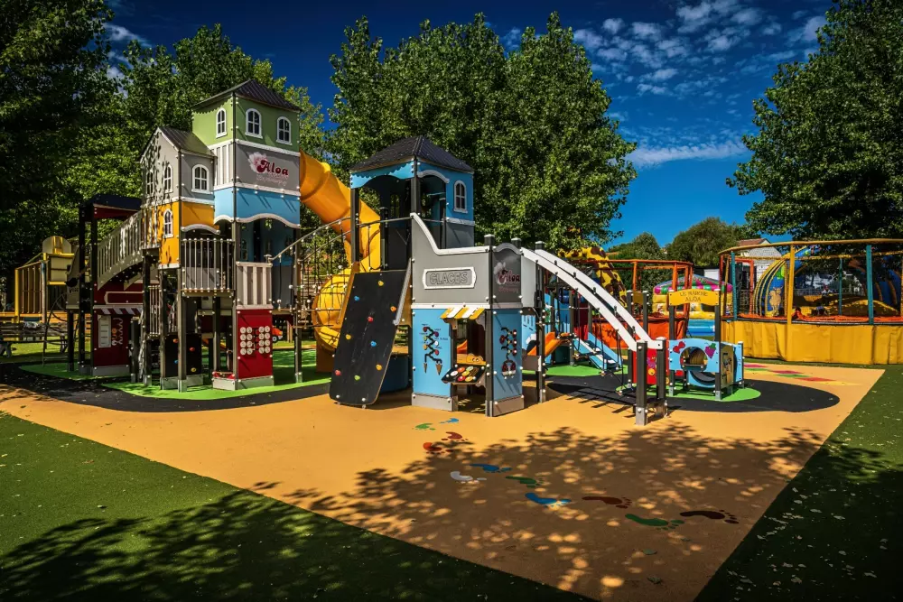 Camping Les Pirons 5 Sterren★★★★★