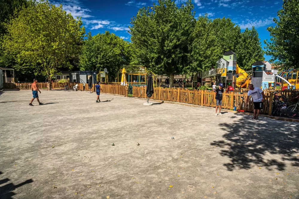 Camping Les Pirons 5 Sterren★★★★★