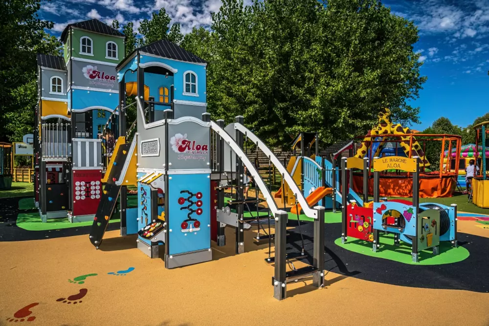 Camping Les Pirons 5 Sterren★★★★★