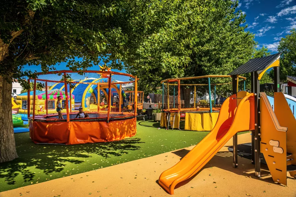 Camping Les Pirons 5 Sterren★★★★★