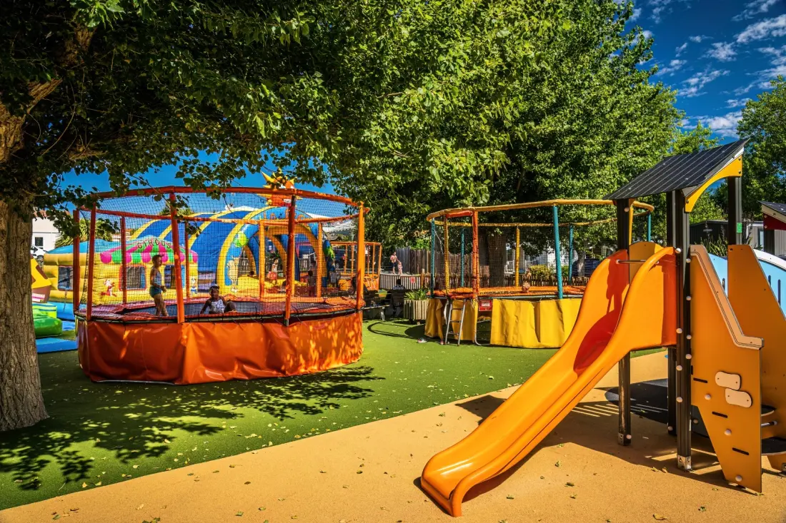 Camping Les Pirons 5 Sterren★★★★★