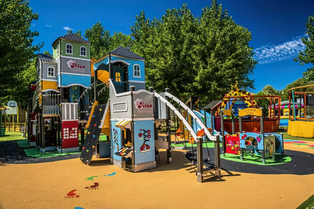 Camping Les Pirons 5 Sterren★★★★★