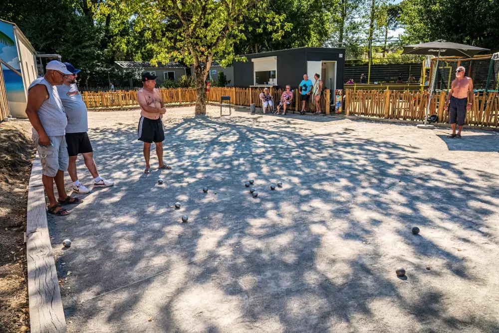 Camping Les Pirons 5 Sterren★★★★★