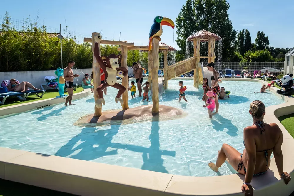 Camping Les Pirons 5 Sterren★★★★★