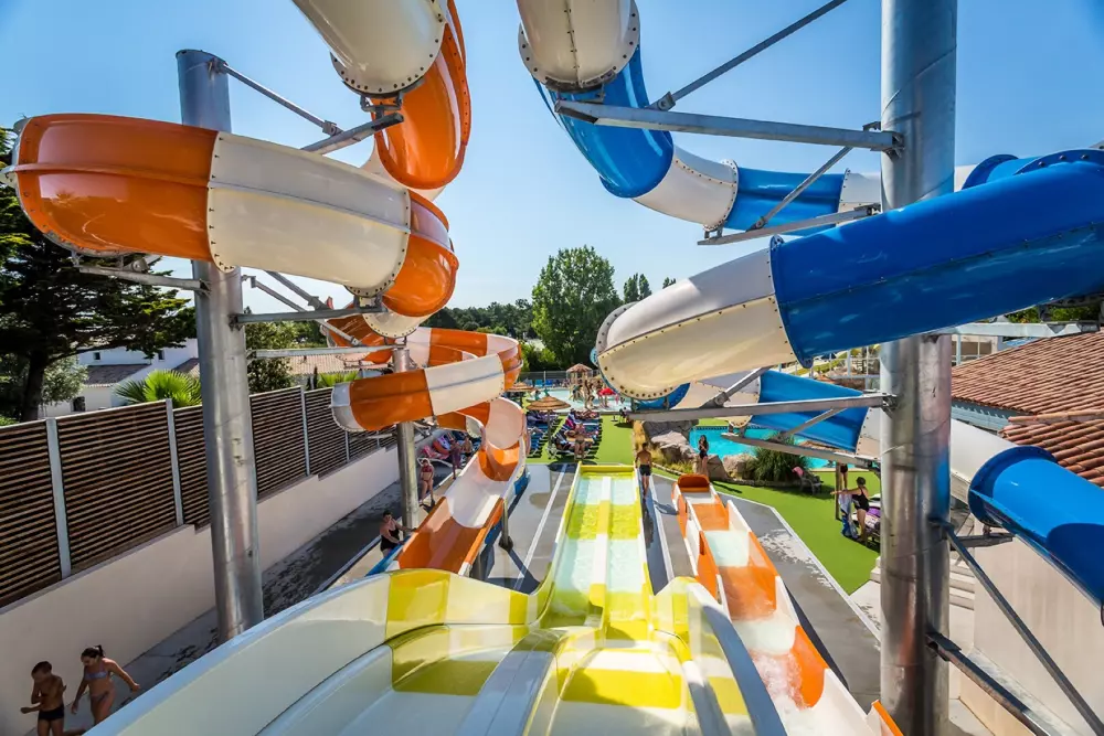 Camping Les Pirons 5 Sterren★★★★★