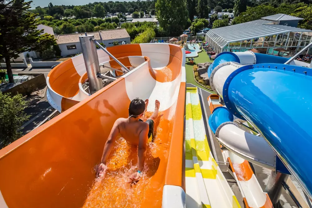 Camping Les Pirons 5 Sterren★★★★★