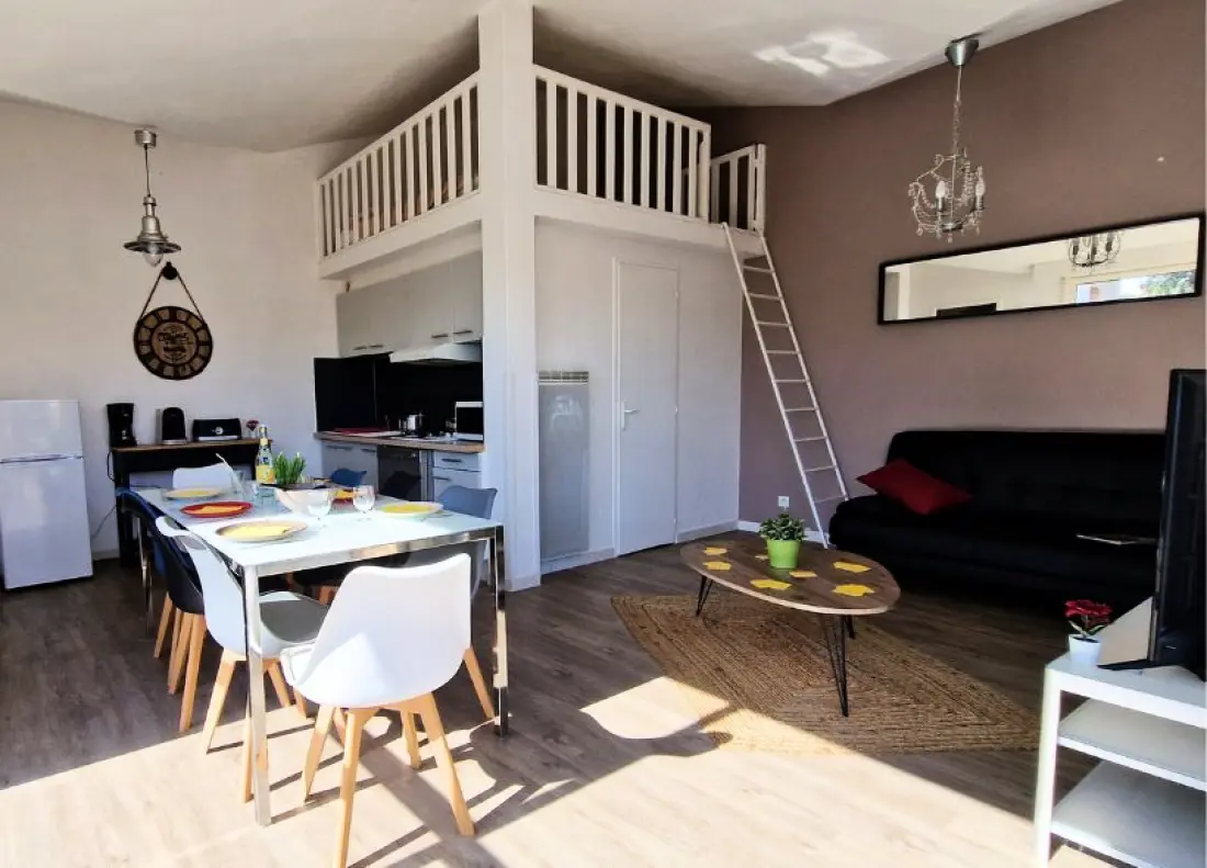 Camping Les Pirons 5 Sterren★★★★★