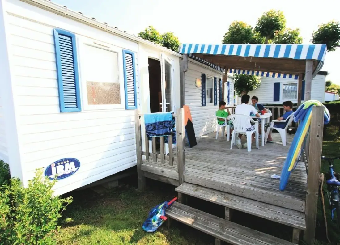 Camping Les Pirons 5 Sterren★★★★★