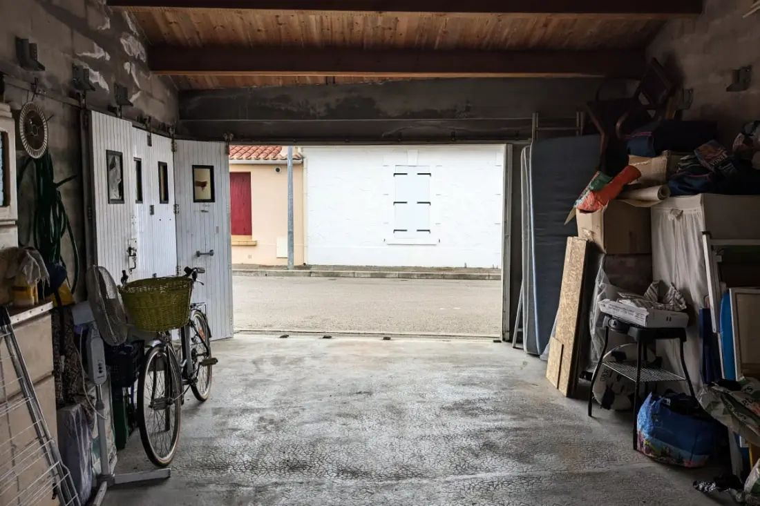 Meleg és kellemes a tenger közelében Garage
