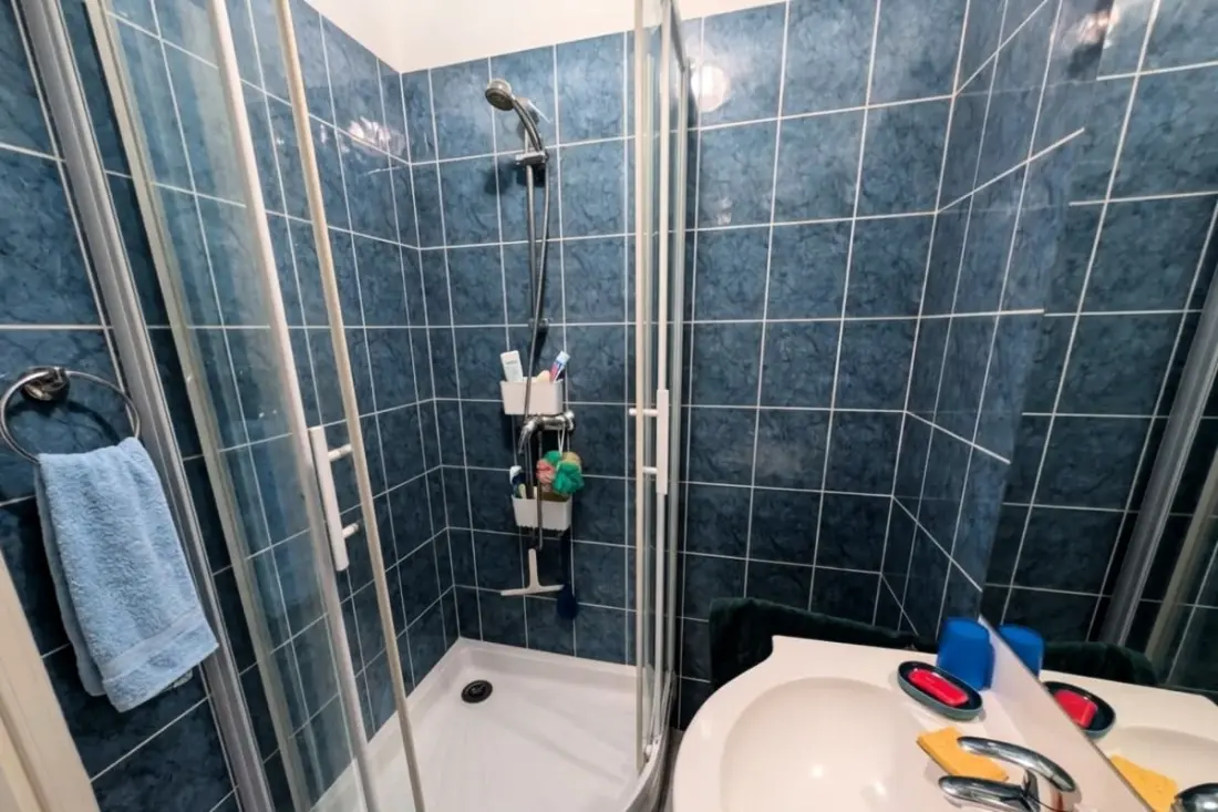 Kényelmes és egyszerű apartman hozzáférés (parking)