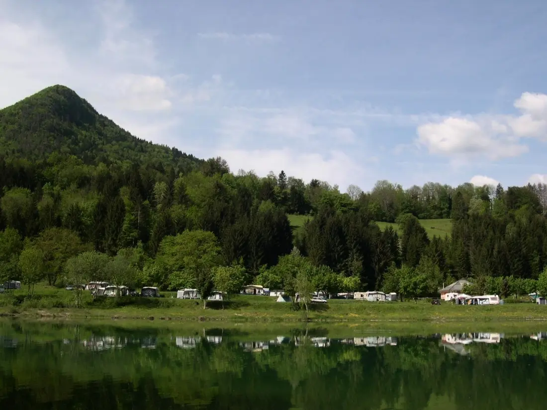 Camping de l 'île du Chéran /