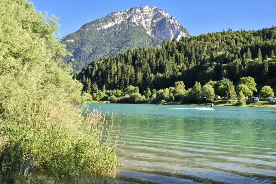 Camping de l 'île du Chéran /