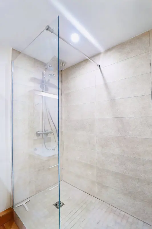 Mooi, licht appartement in Levallois