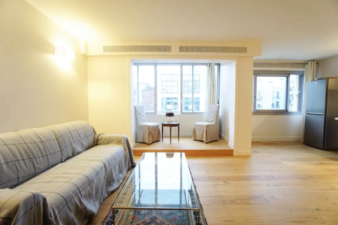 Mooi, licht appartement in Levallois