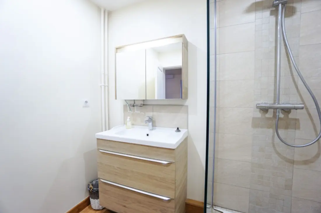 Mooi, licht appartement in Levallois