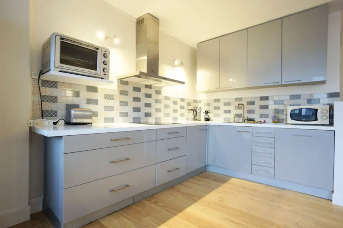 Mooi, licht appartement in Levallois