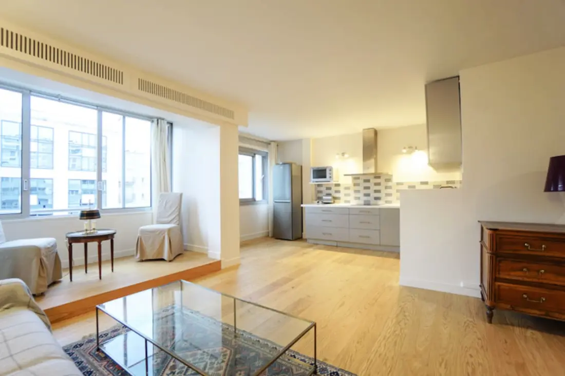 Mooi, licht appartement in Levallois