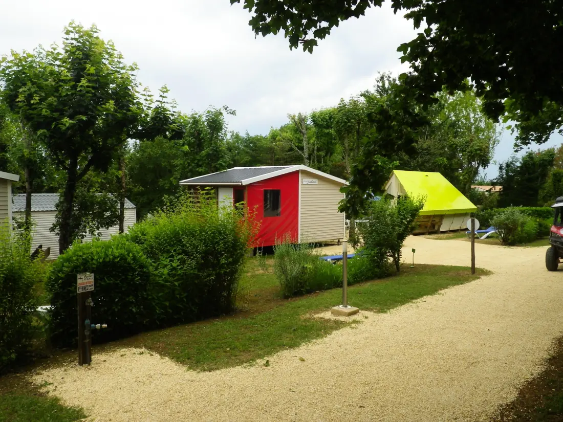 Camping les Poutroux 4 Estrellas★★★★