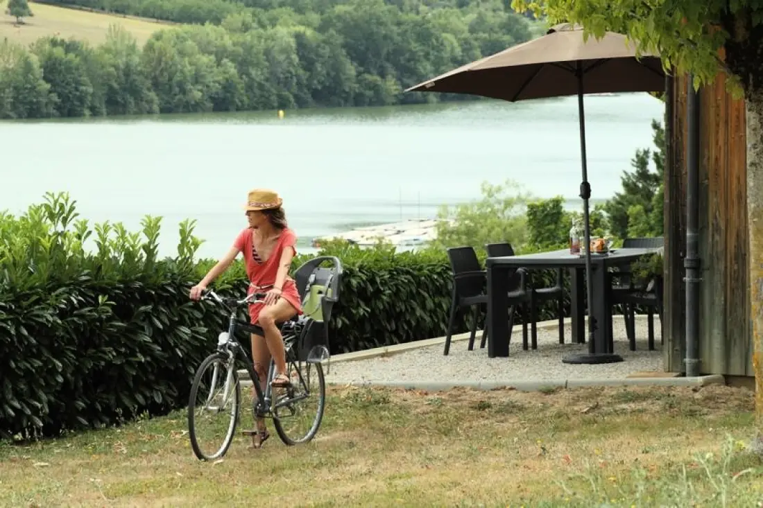 Kwiat Kempingi du Lac du Causse 3 Gwiazdy★★★ 3 Gwiazdy★★★ 3 Gwiazdy★★★