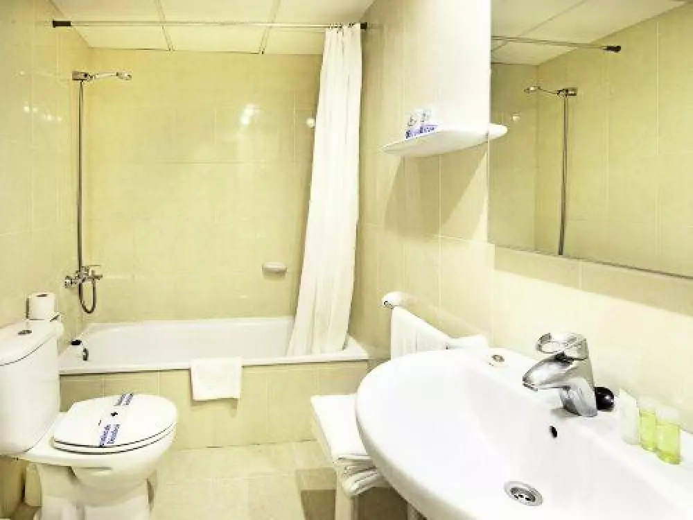 Hotel Pierre & Vacances Lloret Santa Rosa 4 Stjerner★★★★