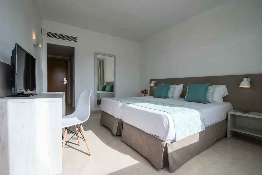 Hotel Pierre & Vacances Lloret Santa Rosa 4 Stars★★★★