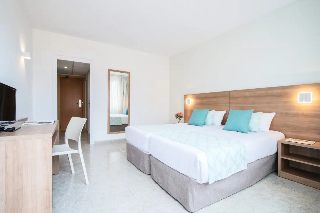 Hotel Pierre & Vacances Lloret Santa Rosa 4 Stars★★★★