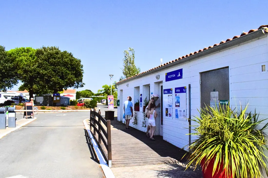 Flower Camping Les Ilates 6 Stelle★★★★★★
