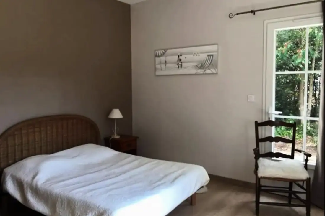 Meleg ház nyugodt és közel a strandhoz