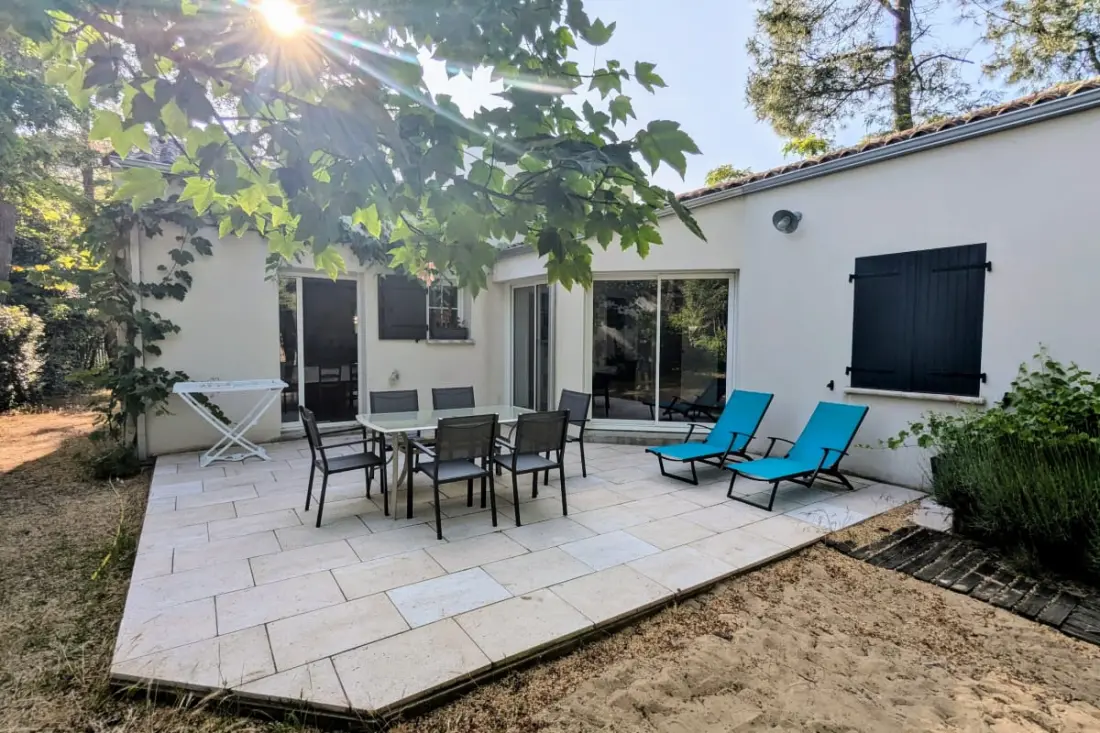 Meleg ház nyugodt és közel a strandhoz