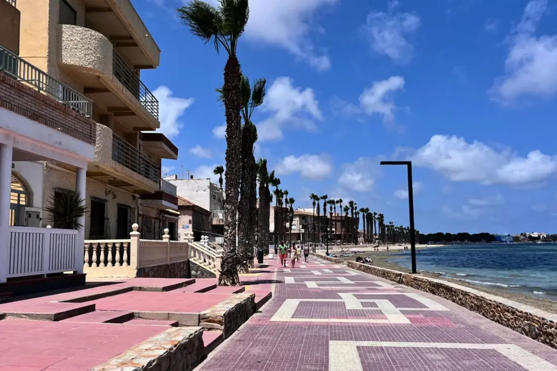 La Perla Azul: Beach 50m, felújított és lusta