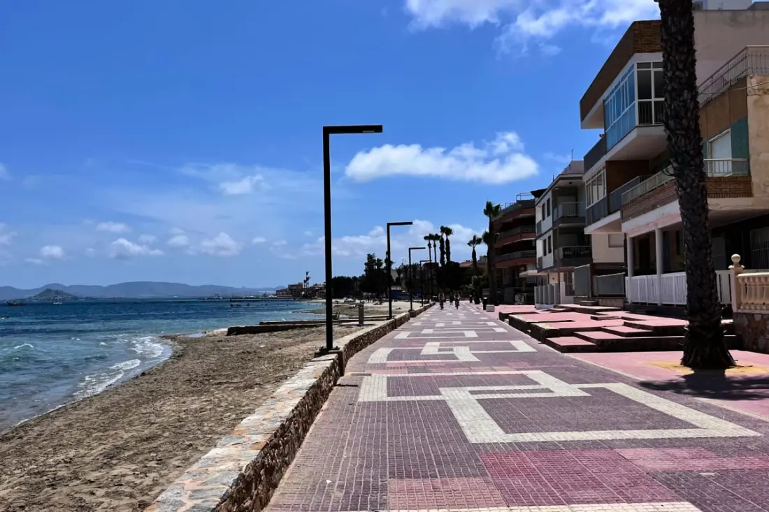 La Perla Azul: Beach 50m, felújított és lusta