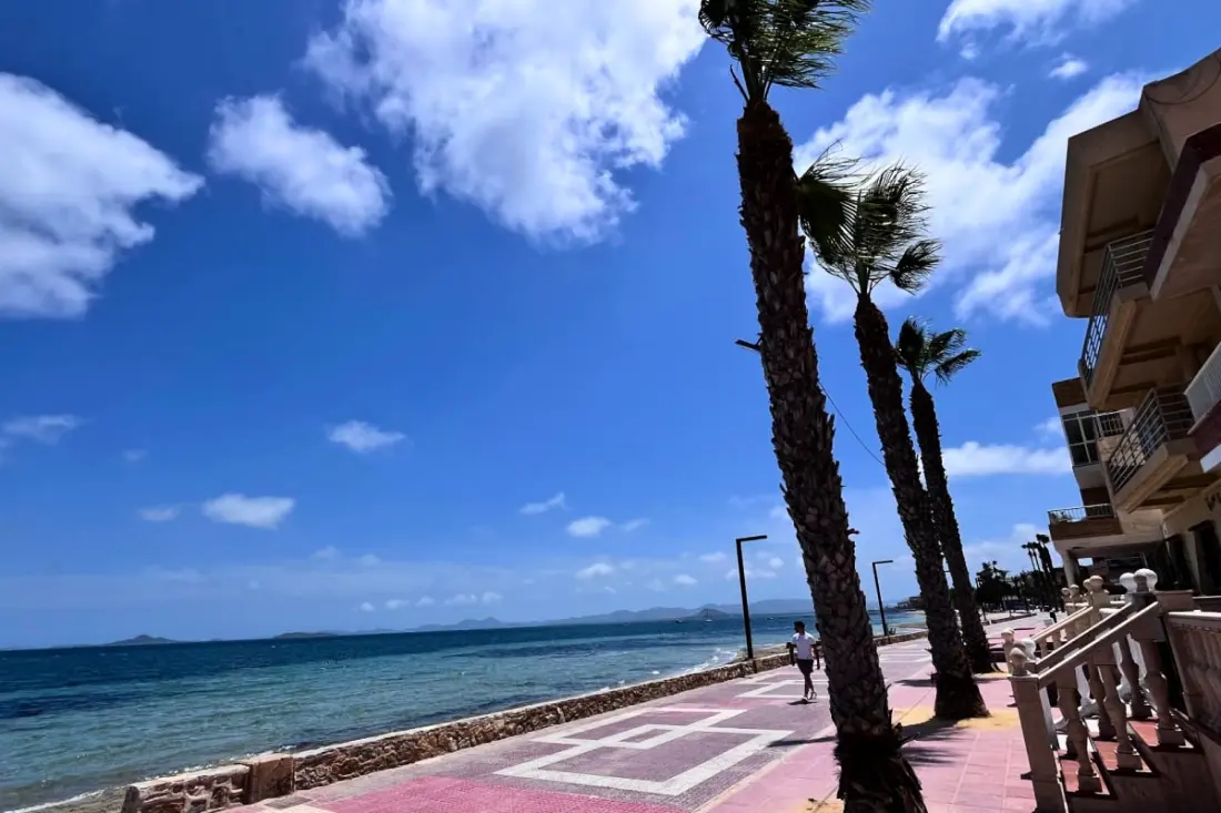 La Perla Azul: Beach 50m, felújított és lusta