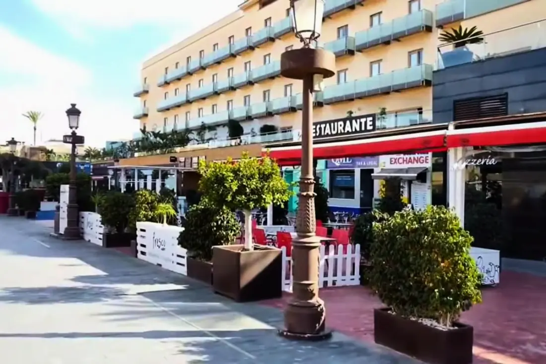 Charmante Wohnung in Puerto Marina, in der Nähe des Strandes!