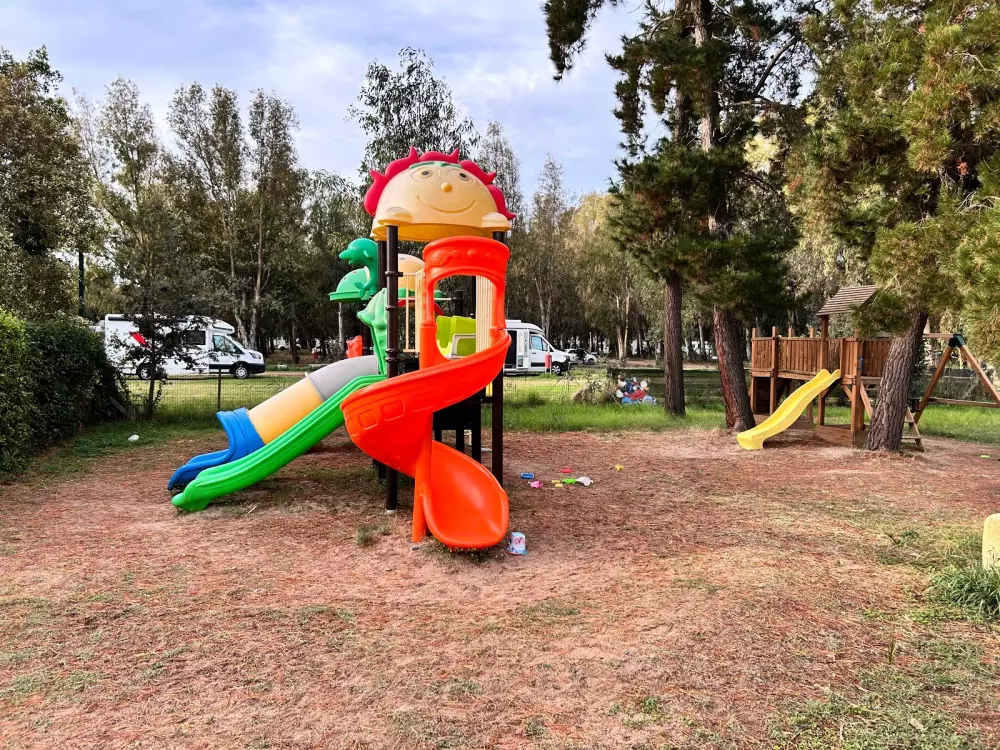 Campingplads Iscrixedda Tæt på