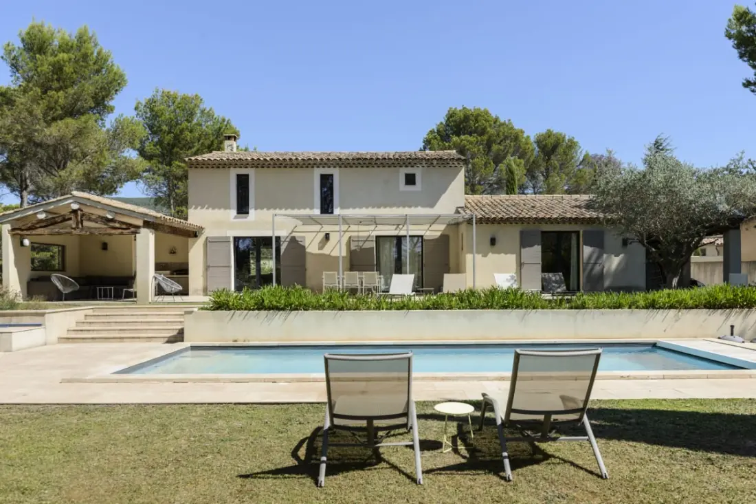 Bastide Blanche: Villa with Pool and Terrain From Pétanque to Lourmarin.