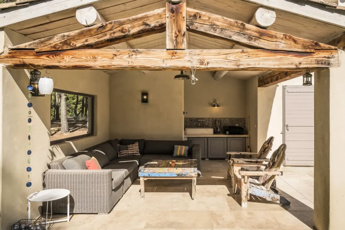 Bastide Blanche: Villa with Pool and Terrain From Pétanque to Lourmarin.