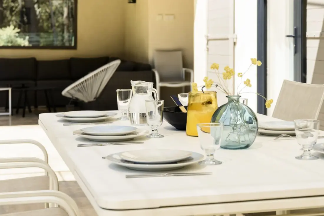 Bastide Blanche: Villa with Pool and Terrain From Pétanque to Lourmarin.