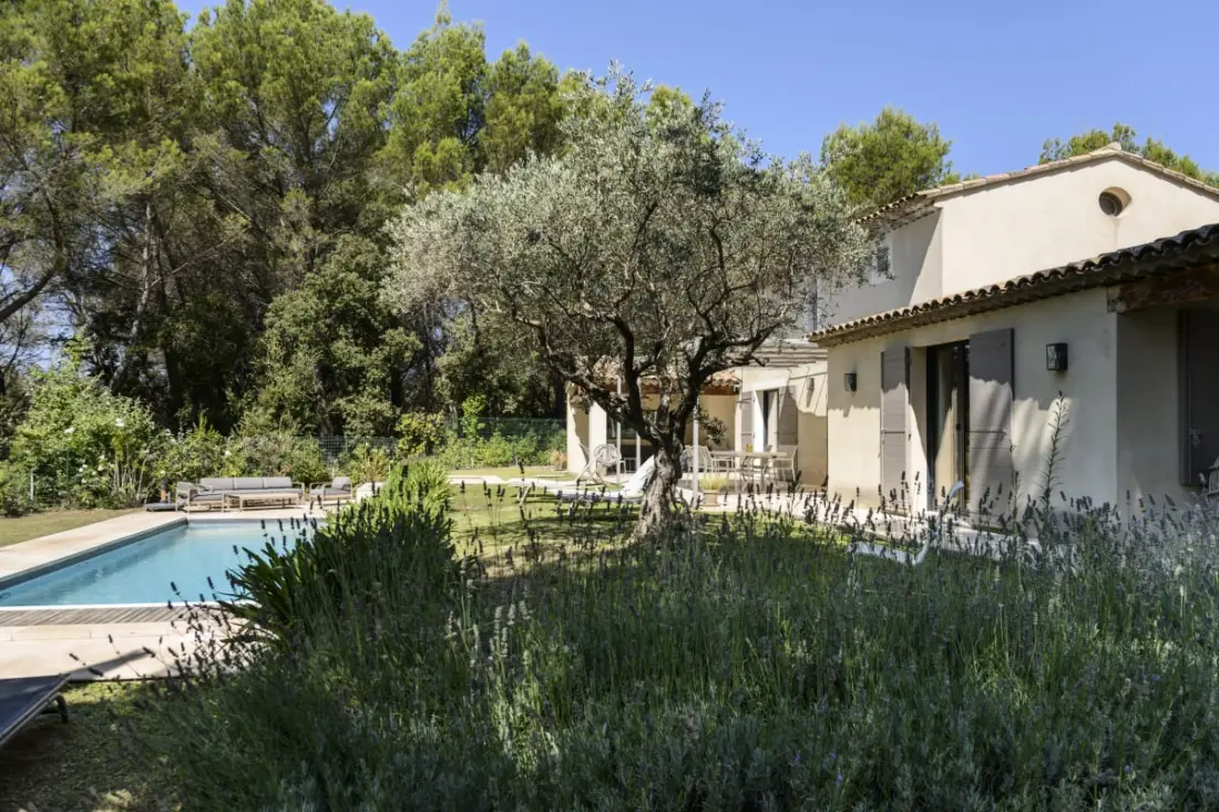 Bastide Blanche: Villa with Pool and Terrain From Pétanque to Lourmarin.