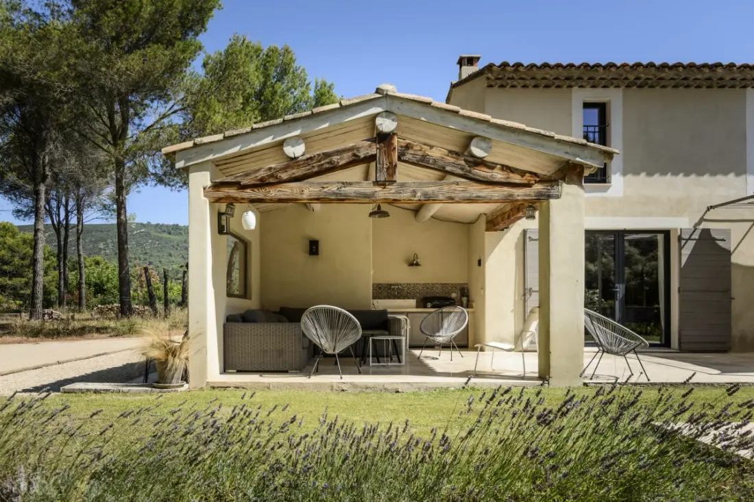 Bastide Blanche: Villa with Pool and Terrain From Pétanque to Lourmarin.